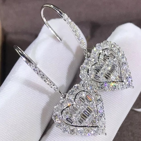 💎 NEW Sunshine Silver Drop Diamond 💎Earrings - Picture 2 of 5